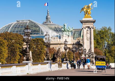 Frankreich, Paris, Bereich Weltkulturerbe von UNESCO, Grand Palais und Pont Alexandre III (Alexander die dritte Brücke) Stockfoto