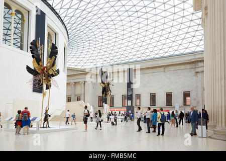 British Museum große innere, Menschen und Besucher in London Stockfoto