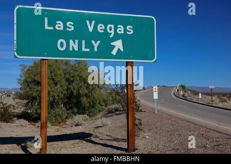 Auf Rampe Schild mit der Aufschrift "Las Vegas nur" mit einem Pfeil zum Interstate Highway 15 Stockfoto