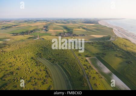 Frankreich, Pas de Calais, Côte Opale, Parc Naturel regional des Caps et Marais Opale, Cap Blanc Nez geprägt von Granattrichter aus Stockfoto