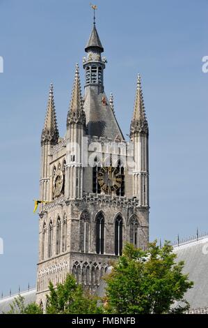 Belgien, West-Flandern, Ypern oder Ieper, Ypern Tuchhallen Blätter oder Lakenhalle van Ypern in niederländischer Sprache zwischen 1200 und 1304 gebaut, Stockfoto