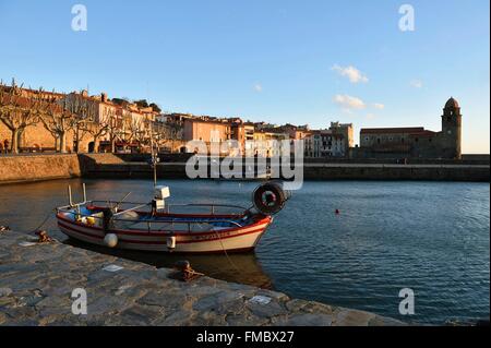 Frankreich, Pyrenäen Orientales, Collioure, Kirche Notre Dame des Anges Stockfoto