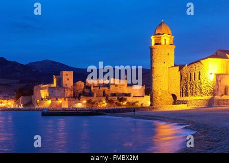 Frankreich, vom Pyrenäen Orientales, Collioure, Kirche von Notre Dame des Anges, das königliche Schloss XIII Jahrhundert Stockfoto