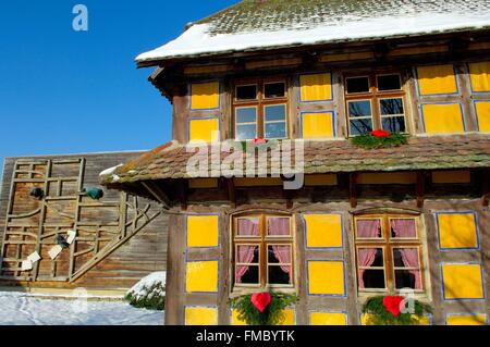 Weihnachten im Ecomusée d ' Alsace (rechtlicher Hinweis), ein Museum, das elsässische Traditionen gewidmet, Ungersheim, Haut Rhin, Frankreich Stockfoto