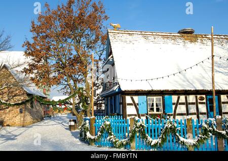 Weihnachten im Ecomusée d ' Alsace (rechtlicher Hinweis), ein Museum, das elsässische Traditionen gewidmet, Ungersheim, Haut Rhin, Frankreich Stockfoto