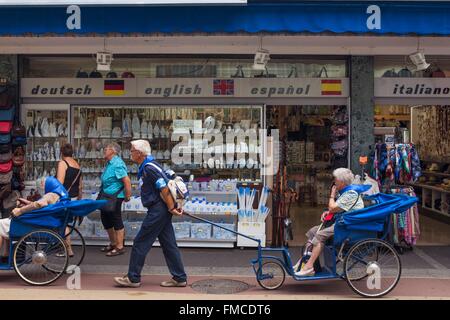 Frankreich, Hautes-Pyrenäen, Lourdes, Bezirk des Heiligtums, shop Stockfoto