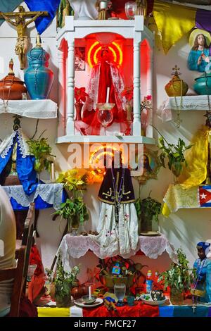 Cuba, Holguin, Gibara, Christuslicht, Jungfrauen und ex-Voto in einer Wohnung Stockfoto