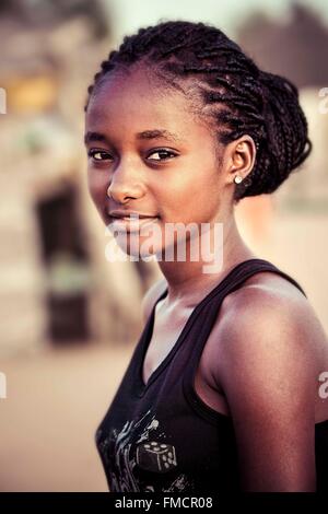 Senegal, Sahel, Ferlo Region, Widou Thiengoly, Smiling girl Stockfoto