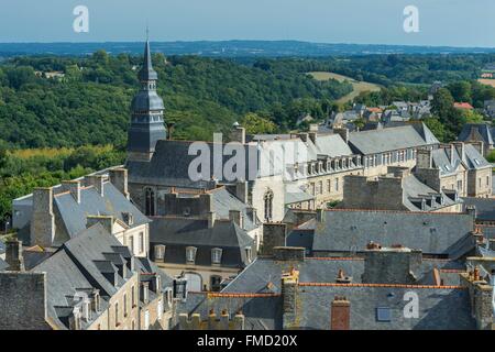 Frankreich, Côtes d ' Armor, Dinan, Panorama über die Altstadt vom Uhrturm, 15. Jahrhundert Belfried, 45 Meter hoch und Blick über Stockfoto