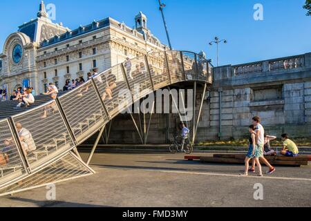 Frankreich, Paris, dem Orsay-Museum und die Treppe, die die Nouvelles Berges (neue Banken) erstreckt sich über Stockfoto