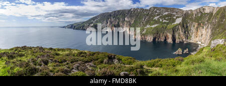 Ansicht des Slieve League, manchmal Slieve Leag oder Slieve Liag ist ein Berg auf der atlantischen Küste der Grafschaft Donegal, Irland Stockfoto