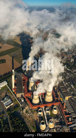 Antenne zu sehen, Kraftwerk Niederaußem Bergheim RWE, RWE Energie, Emissionen, rauchenden Schornsteinen, fossile Energien, Kohle-Kraftwerk Stockfoto