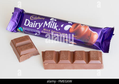 Cadbury Dairy Milk chocolate Bar.  Kanadische Verpackung gezeigt. Stockfoto