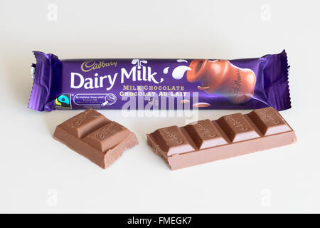 Cadbury Dairy Milk chocolate Bar.  Kanadische Verpackung gezeigt. Stockfoto