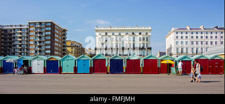 Brighton und Hove Regency / Edwardian / viktorianischen Architektur, illustriert es vorbei ist. Badehäuschen UK Stockfoto