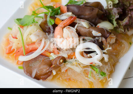 Würzige Vermicelli Salat Stockfoto