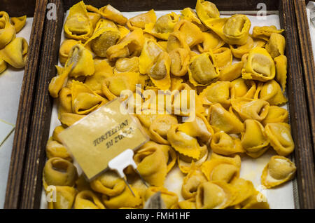 Tortellini, Tortelloni, Ravioli und tagliatelle Stockfoto