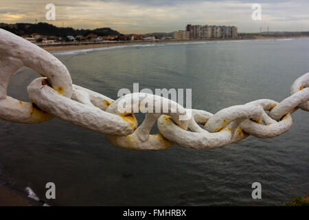 Glieder einer großen Kette Anker Boot Stockfoto