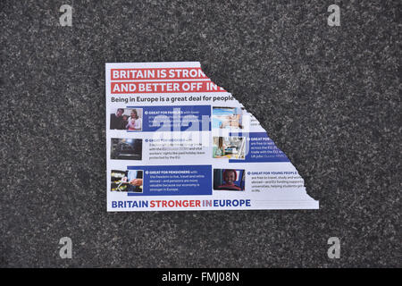 Brixton, London, UK. 12. März 2016. EU-Referendum: Aktivisten verlassen EU verteilen von Flugblättern in Brixton. Stockfoto
