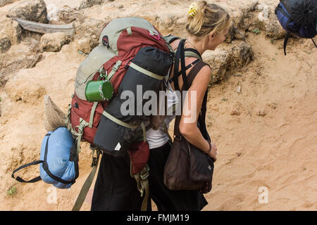 Gap Year. junge Backpacker in Anjuna Beach, Hippie, Hippie, Goa, Indien, Asien, Student, Ferienwohnung, Urlaub, Reise, reisen, Stockfoto