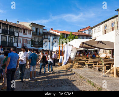 GUIMARAES, PORTUGAL - 15.September: Mittelalterliche Messen in FEIRA AFONSINA, am 15. September 2013 in Guimaraes, Portugal Stockfoto