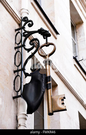 Schlosser Ladenschild, Paris Stockfoto