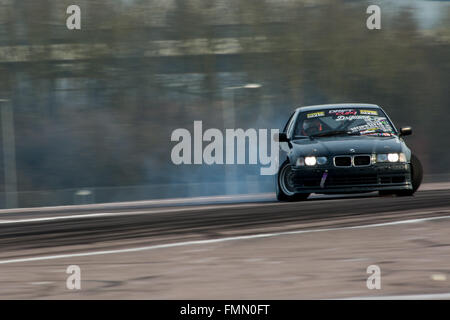 Corby, Großbritannien. 12. März 2016. BMW Drift Auto während der Drift-Matsuri in Rockingham Motor Speedway am 12. März 2016 in Corby, Northamptonshire, Großbritannien. Bildnachweis: Gergo Toth/Alamy Live-Nachrichten Stockfoto