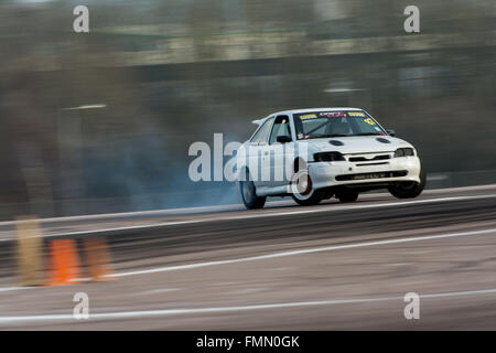 Corby, Großbritannien. 12. März 2016. Ford Escort Drift Auto während der Drift-Matsuri in Rockingham Motor Speedway am 12. März 2016 in Corby, Northamptonshire, Großbritannien. Bildnachweis: Gergo Toth/Alamy Live-Nachrichten Stockfoto