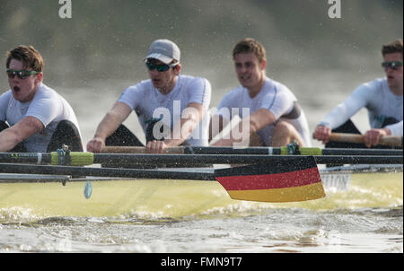 VEREINIGTES KÖNIGREICH. 12. März 2016. Boat Race Finale Befestigungen vor der Regatta. Cambridge University Boat Club V Deutsch unter 23 s. CUBC:, B) Felix Newman, 2) Ali Abbasi, 3) Charles Fisher, 4) Clemens Auersperg, 5) Luke Juckett, 6) Henry Hoffstot, 7) Ben Rubel, S) Lance Tredell, C) Ian Middleton. Bildnachweis: Duncan Grove/Alamy Live-Nachrichten Stockfoto