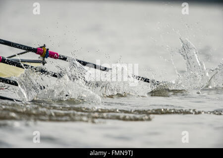 VEREINIGTES KÖNIGREICH. 12. März 2016. Boat Race Finale Befestigungen vor der Regatta. Cambridge University Boat Club V Deutsch unter 23 s. CUBC:, B) Felix Newman, 2) Ali Abbasi, 3) Charles Fisher, 4) Clemens Auersperg, 5) Luke Juckett, 6) Henry Hoffstot, 7) Ben Rubel, S) Lance Tredell, C) Ian Middleton. Bildnachweis: Duncan Grove/Alamy Live-Nachrichten Stockfoto