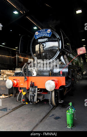 Grosmont, North York Moors, Vereinigtes Königreich. 12. März 2015. Nach einer Überholung £ 4,2 Millionen kehrt der LNER-Klasse A3 "Pacific" Dampf Lok Nummer 60103 "Flying Scotsman" Passagier-Service auf die North York Moors Railway. Hier sehen sie in der Locomotove Schuppen an Grosmont kurz vor ihrem ersten Passagierservice. Bildnachweis: Dave Pressland/Alamy Live-Nachrichten. Stockfoto