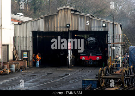 Grosmont, North York Moors, Vereinigtes Königreich. 12. März 2015. Nach einer Überholung £ 4,2 Millionen kehrt der LNER-Klasse A3 "Pacific" Dampf Lok Nummer 60103 "Flying Scotsman" Passagier-Service auf die North York Moors Railway. Hier sehen sie in der Locomotove Schuppen an Grosmont kurz vor ihrem ersten Passagierservice. Bildnachweis: Dave Pressland/Alamy Live-Nachrichten. Stockfoto