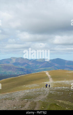 Wanderer auf dem Weg zum Hellvellyn Gipfel von Thirlmere - Lake District, England, UK Stockfoto