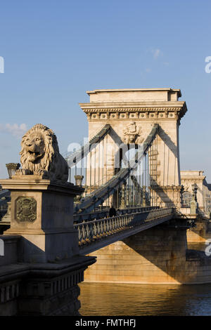 Szechenyi Lánchíd Kettenbrücke über die Donau in Budapest, Ungarn Stockfoto