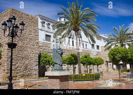 Kirchplatz - Plaza De La Iglesia in der alten Stadt von Marbella, Spanien, Andalusien Stockfoto