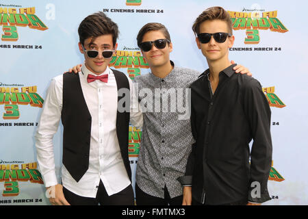 Sydney, Australien. 13. März 2016. Abgebildet, premiere L-r: Chris Lanzon, Jacob Delgado und Ethan Karpathy (X-Factor 2015) lustige Mann Jack Black Down Under zu Host der Kung Fu Panda 3 Australier war in Sydney im Hoyts Kinos, das Vergnügungsviertel, Bent St, Moore Park. Bildnachweis: Richard Milnes/Alamy Live-Nachrichten Stockfoto