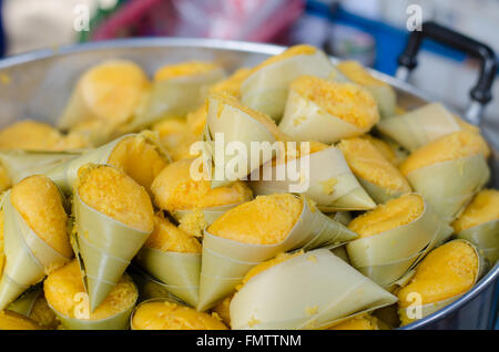 Toddy Palm Kuchen (Thai-Name Kanom Tarn), die thailändische Toddy Palm Kuchen süß schmecken Stockfoto