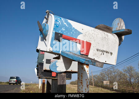 Briefkästen in Flugzeug-Form-Design am National Highway 1, Pacific Coast Highway, PCH, California,U.S.A.,United Staaten von Amerika Stockfoto