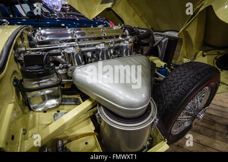 Engine Compartment Jaguar E-Type Serie 1 Coupe, 1963. Stockfoto