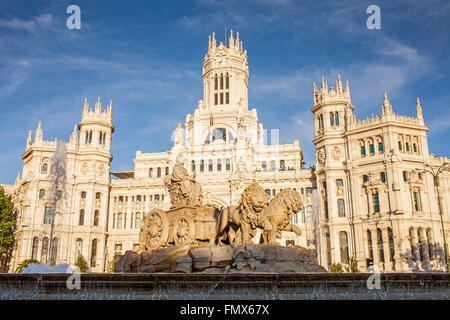 Cibeles Palast (1919) von Antonio Palacios und Cibeles-Brunnen, im Plaza Cibeles gebaut. Madrid, Spanien Stockfoto