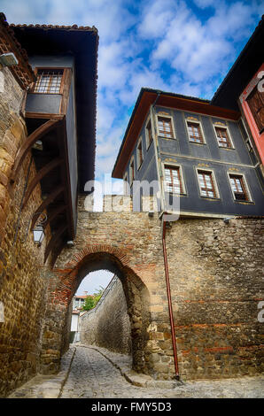 Typische Architektur, historischen mittelalterlichen Häusern, alten Stadt Straßenansicht mit bunten Gebäuden in Plovdiv, Bulgarien Stockfoto