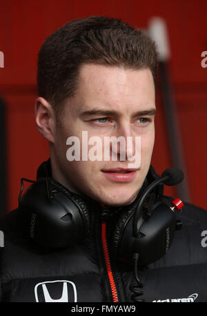 Belgische Formel1 Testdriver Stoffel Vandoorne von McLaren-Honda gesehen während einer Trainingseinheit für die kommende Formel-1-Saison an der Circuit de Barcelona - Catalunya in Barcelona, Spanien, 22. Februar 2016. Foto: Jens Büttner/dpa Stockfoto