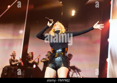 Sheffield, UK. 12. März 2016. Ellie Goulding führt in der Sheffield Arena auf ihre 2016, Delirium, UK Tour Kredit: Myles Wright/ZUMA Draht/Alamy Live News Stockfoto