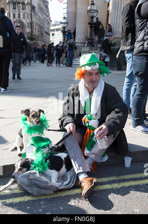 London, UK, 13. März 2016, Londoner feiern St. Patricks Day mit einer großen Parade, eines der größten in der Welt und ein Festival in Trafalgar man Credit: Keith Larby/Alamy Live News Stockfoto