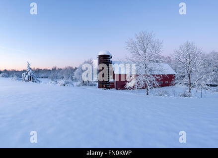 Historischen Raynes Bauernhof im Winter nach Schneesturm, Exeter, New Hampshire Stockfoto