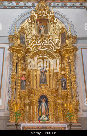 GRANADA, Spanien - 29. Mai 2015: Die barocke Seitenaltar des Heiligen Antonius von Padua in der Iglesia de San Anton Kirche aus dem 17. Jhdt. Stockfoto