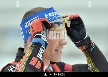 Andreas Birnbacher Deutschland in Aktion während der Männer 15km Massenstart-Wettbewerb bei den Biathlon-Weltmeisterschaften in der Holmenkollen Ski Arena in Oslo, Norwegen, 13. März 2016. Foto: Hendrik Schmidt/dpa Stockfoto