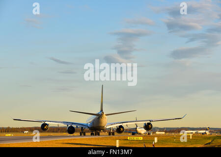 Lufthansa, LH, Airbus A 340, 600, A340-600, nehmen, ausziehen, Flugzeug, Flughafen, Übersicht, Panorama, Aussicht, Flugzeuge, MUC Stockfoto