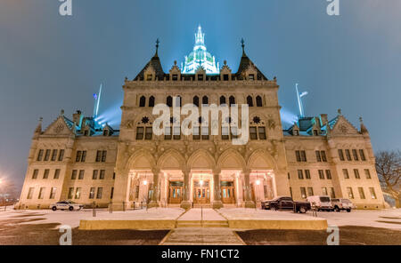 Connecticut State Capitol in Hartford an einem Winterabend. Das Gebäude beherbergt im Senat, Repräsentantenhaus eine Stockfoto