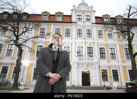 Magdeburg, Deutschland. 13. März 2016. Andre Poggenburg, Alternative für Deutschland (AfD) Spitzenreiter bei den Landtagswahlen Sachsen-Anhalt kommt nach der AfD-Wahl-Party in Magdeburg, Deutschland, 13. März 2016. Foto: JAN WOITAS/Dpa/Alamy Live News Stockfoto